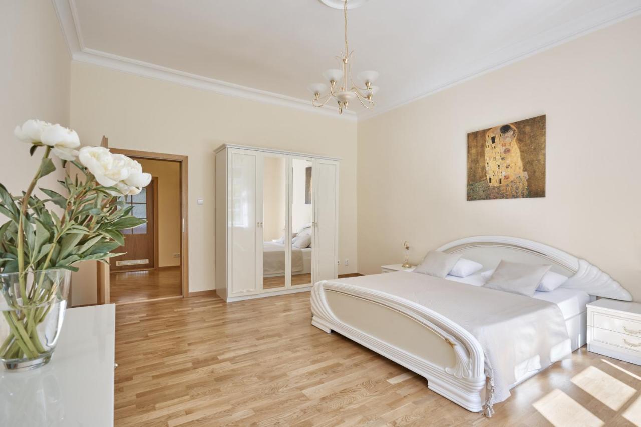 Villa Deluxe Apartments Карловы Вары Экстерьер фото